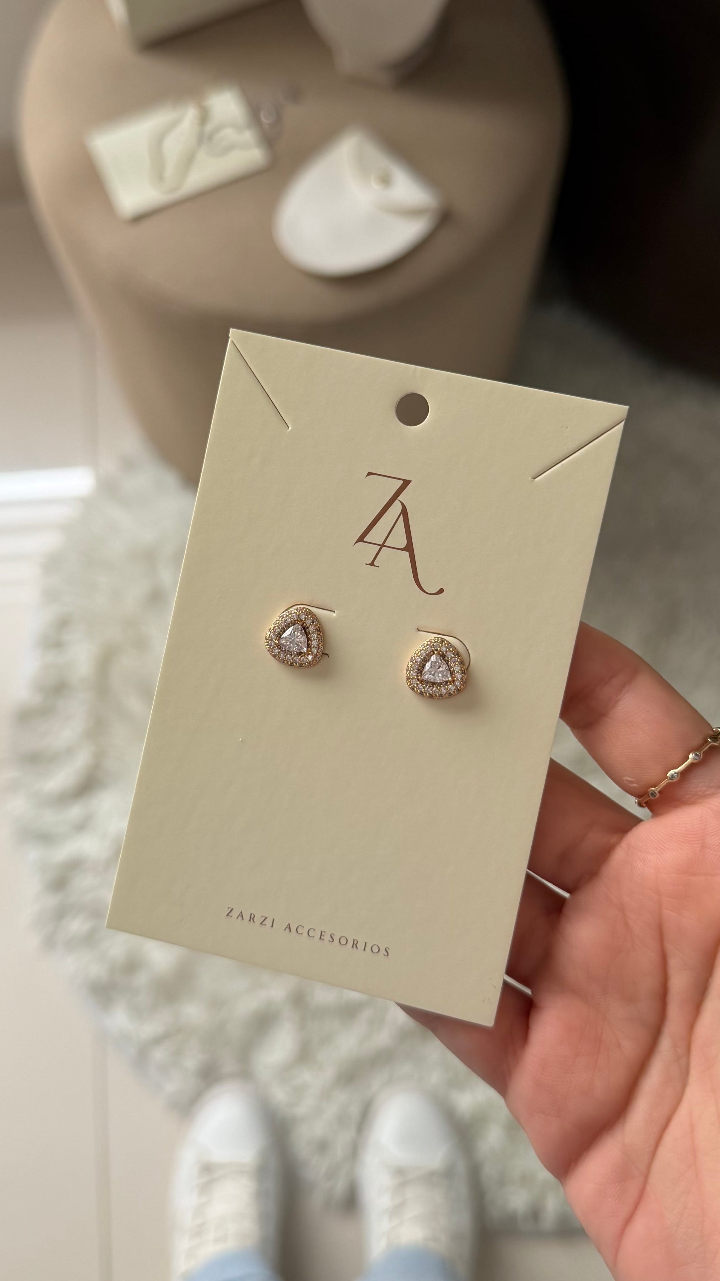 Aretes medianos (cada par)